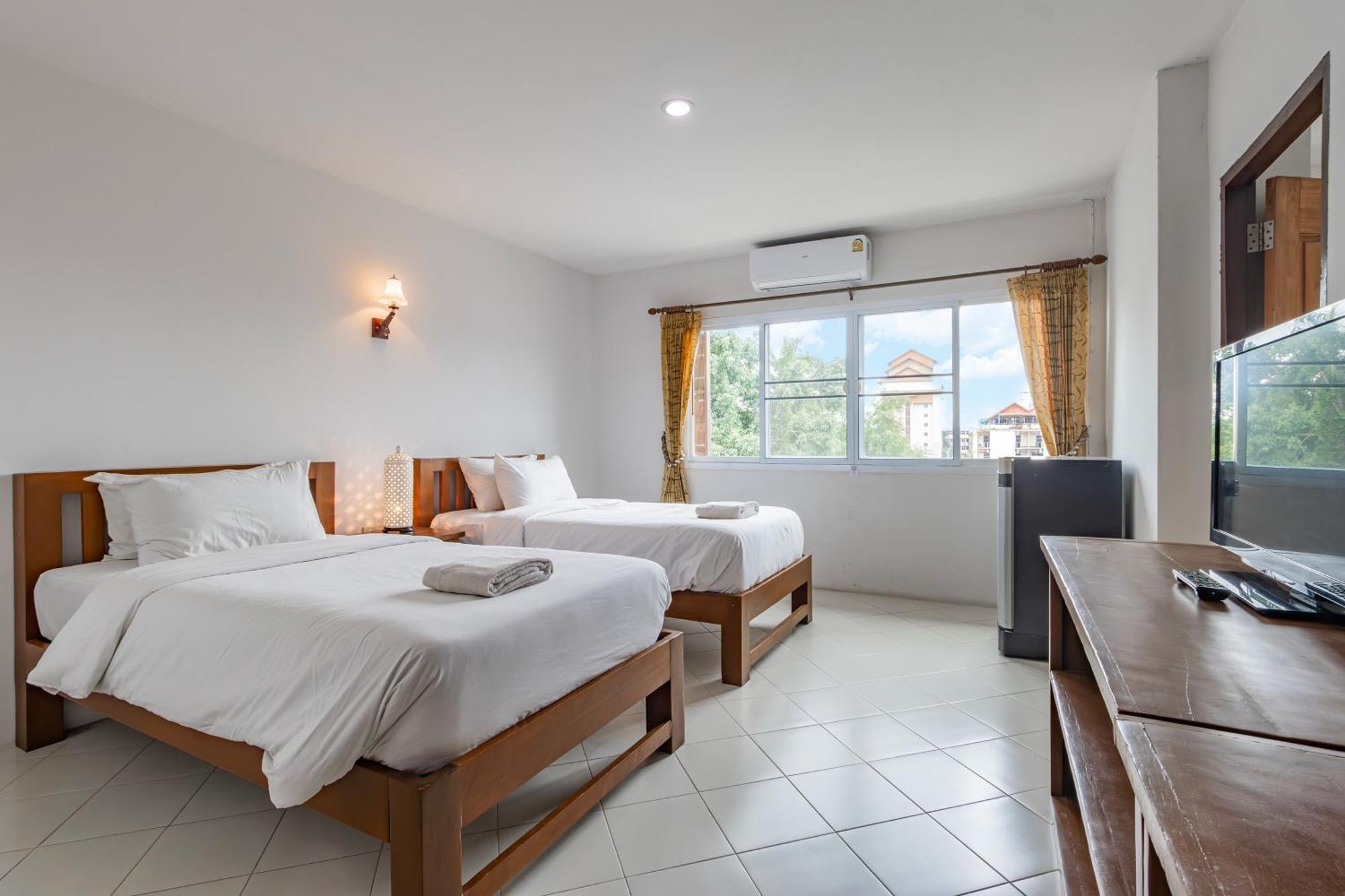 Budget Stars Hotel Chiang Mai Exterior photo