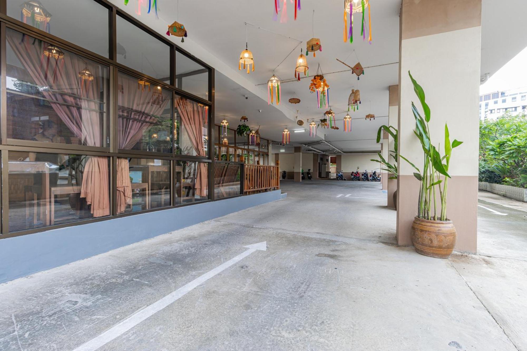 Budget Stars Hotel Chiang Mai Exterior photo