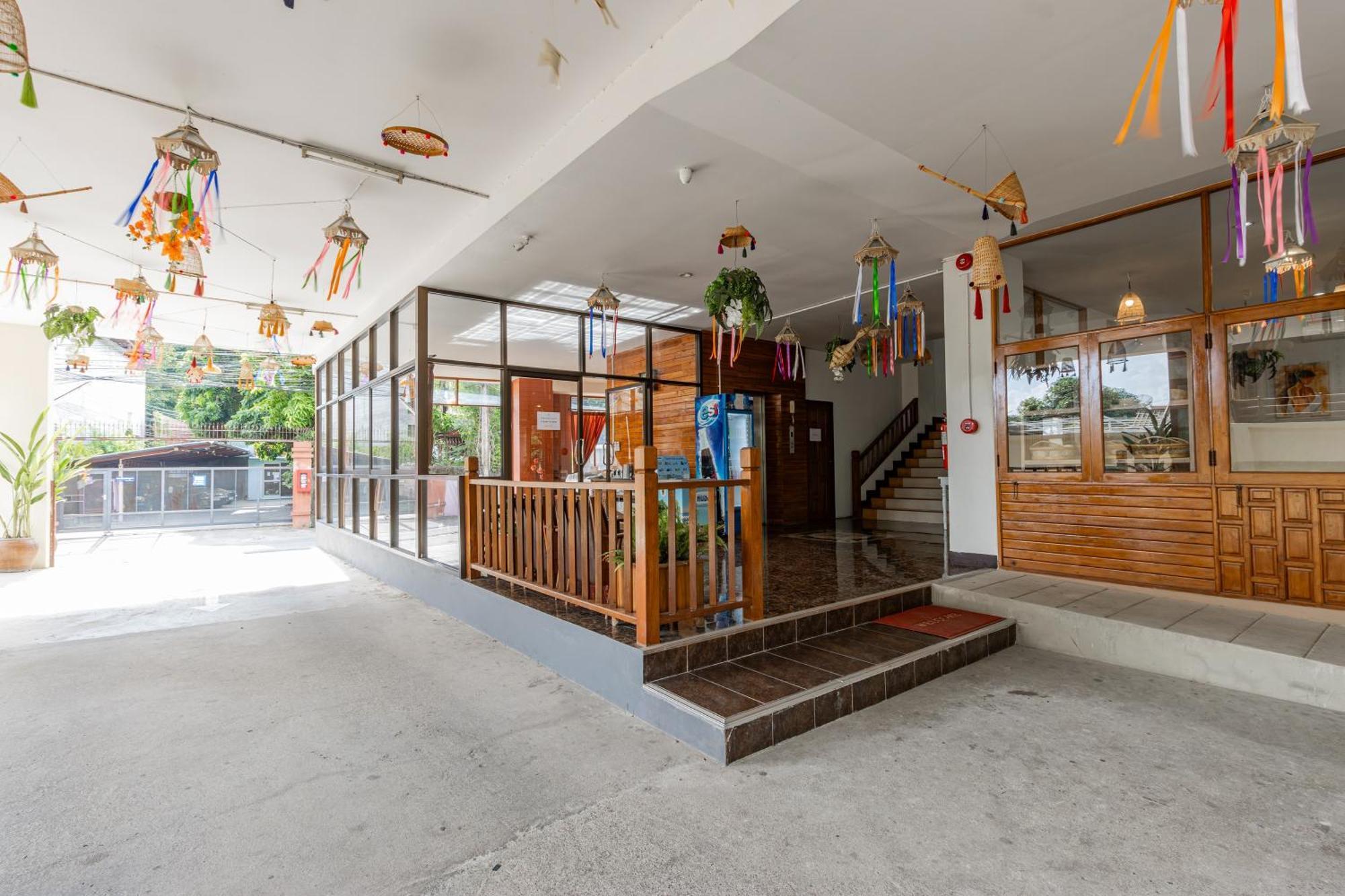 Budget Stars Hotel Chiang Mai Exterior photo