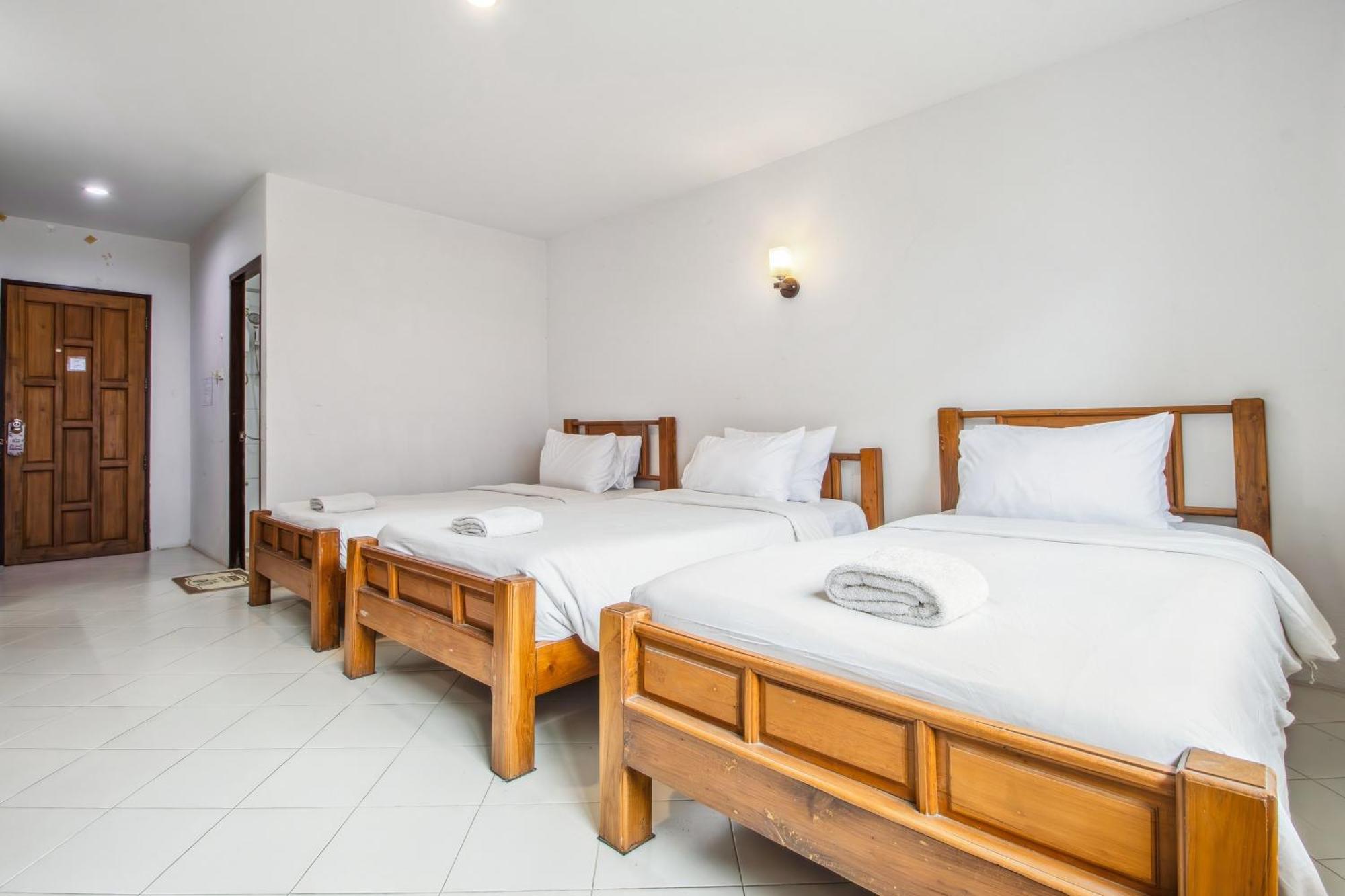 Budget Stars Hotel Chiang Mai Exterior photo
